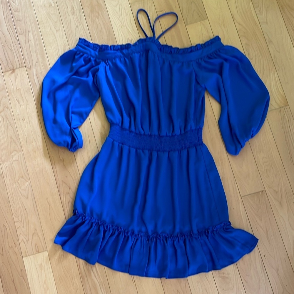 1. State Blue Ruffled Off-Shoulder dress size medium Classy Cocktail - Picture 6 of 8